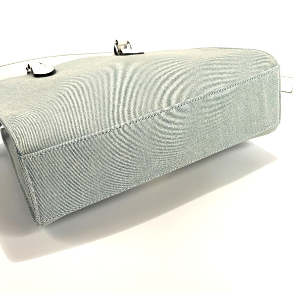 EUC Guess Tote Satchel Purse Light Blue Denim Crossbody Bag Logo Handbag - Picture 9 of 12